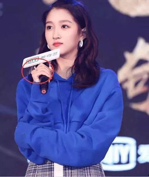 女生说吃瓜是暗示男生吗,女生这样表达，男生别不懂