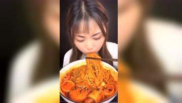 娱乐吃瓜酱女孩子叫什么